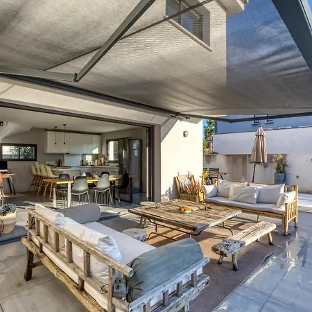 Sublime Maison Moderne Avec Piscine *