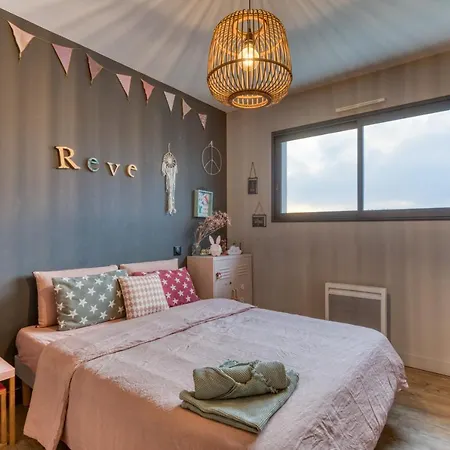 Sublime Maison Moderne Avec Piscine 莫吉奥