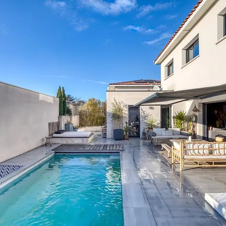 Sublime Maison Moderne Avec Piscine Willa